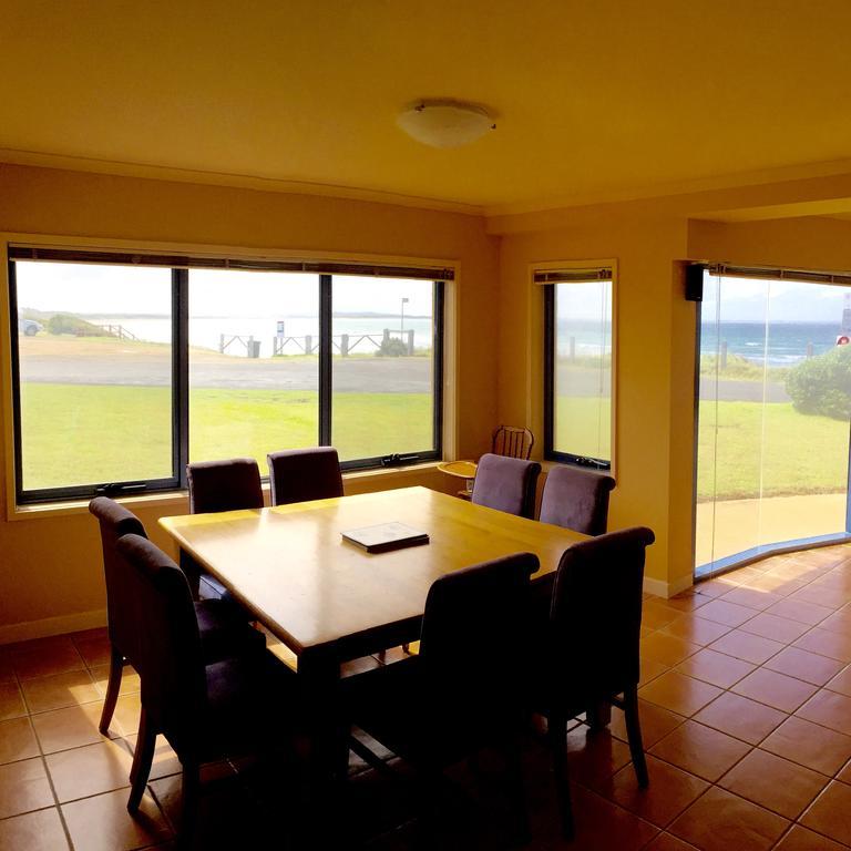 Horizons Beachfront Apartment Port Fairy Rum bild
